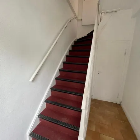 Apartment In Ruhige Lage Im Haus Zur Alleinnutzung Mit Parkplatz & Wlan *