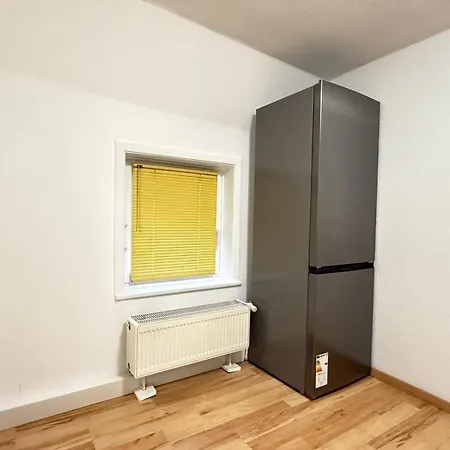 In Ruhige Lage Im Haus Zur Alleinnutzung Mit Parkplatz & Wlan