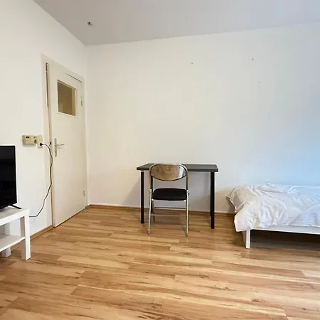 Mit Wlan Und Parkplatz Apartament