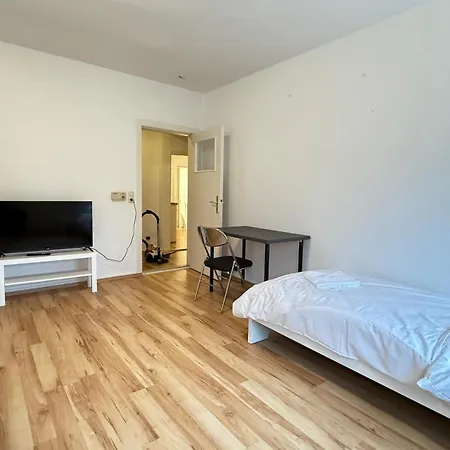 In Ruhige Lage Im Haus Zur Alleinnutzung Mit Parkplatz & Wlan *