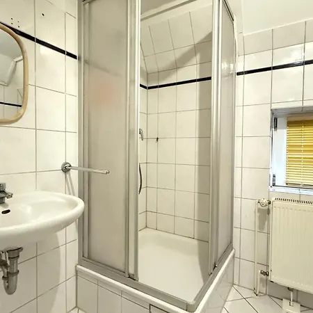 Apartment In Ruhige Lage Im Haus Zur Alleinnutzung Mit Parkplatz & Wlan Bad Bramstedt