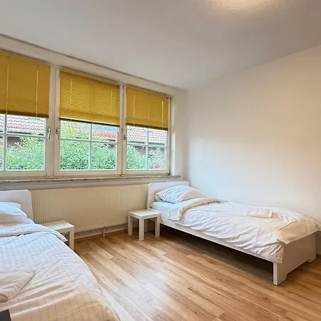 In Ruhige Lage Im Haus Zur Alleinnutzung Mit Parkplatz & Wlan Bad Bramstedt